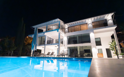 V-4715 Villa in Costa den Blanes mit elegantem, klaren Design und fantastischem 