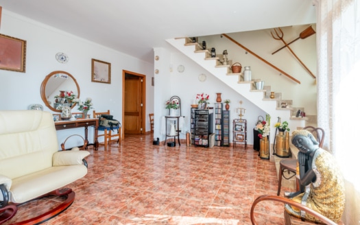 4856 Partly renovated country house in Ses Salines, with absolute privacy, dista