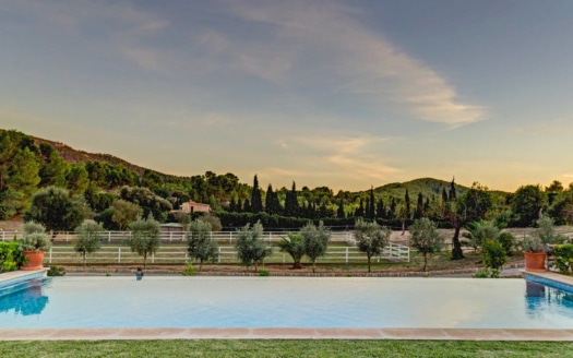 F-842 Traumhafte Finca mit großer Pool-Landschaft, Gästehaus und herrlichen Ausblick in die Ferne, in Calvia 2