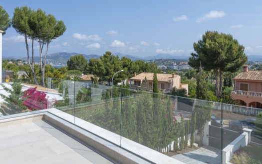 V-4675 EXKLUSIV! Moderne Luxus Villa mit Teil-Meerblick und mediterranem Flair in Nova Santa Ponsa