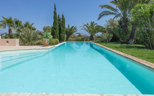 F-3929 Beeindruckende Finca in S'Horta im traditionellen Stil mit großem Pool und Privatsphäre