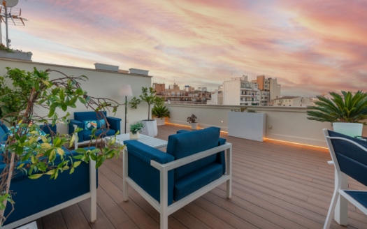 P-3864 Designer Duplex Penthouse in Palma mit gr. Terrasse, beeindruckendem Lichtdesign und Meerblick