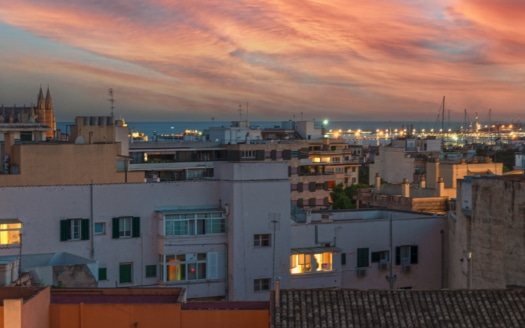 P-3864 Designer Duplex Penthouse in Palma mit gr. Terrasse, beeindruckendem Lichtdesign und Meerblick