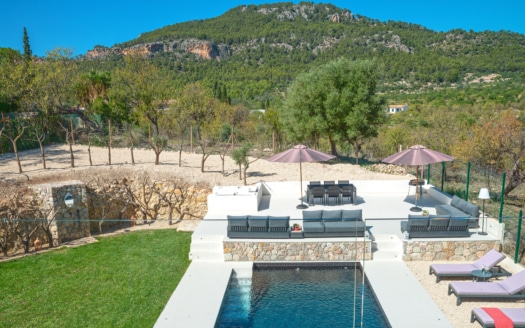 V-4335 Luxuriöse Designervilla mit atemberaubendem Panoramablick auf die Sierra de Tramuntana in Es Capdellà