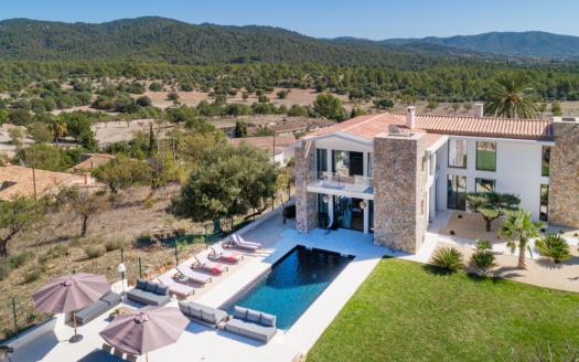 V-4335 Luxuriöse Designervilla mit atemberaubendem Panoramablick auf die Sierra de Tramuntana in Es Capdellà