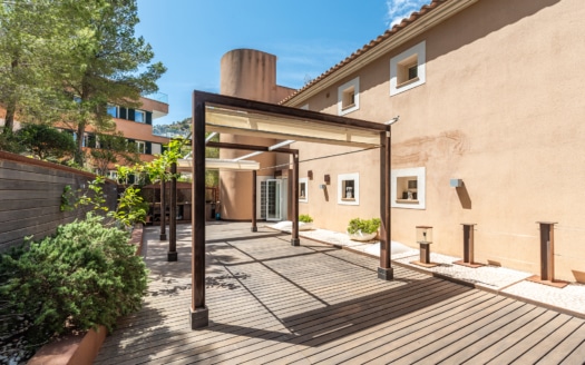 5093 Designer Apartment in Port Andratx mit großer Terrasse und Bergblick 13