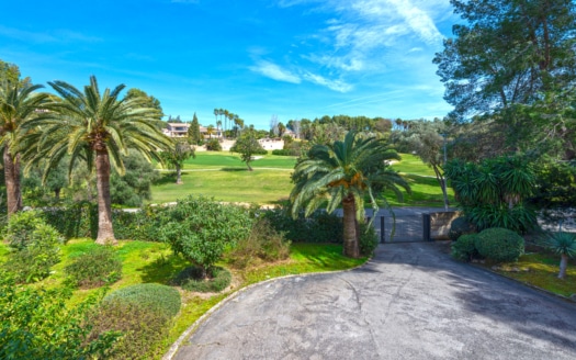 V-4374 Geschmackvoll eingerichtete Villa mit Vermietungslizenz in Son Vida mit Blick auf den Golfplatz