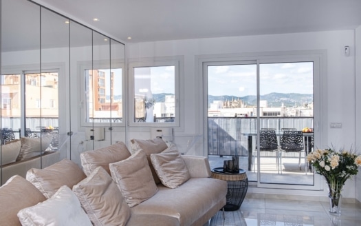 P-4445 Großräumiges Penthouse mit weitläufiger Terrasse und herrlichem Meerblick, nah zur Altstadt von Palma