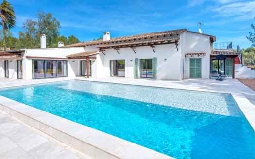 V-4374 Geschmackvoll eingerichtete Villa mit Vermietungslizenz in Son Vida mit Blick auf den Golfplatz