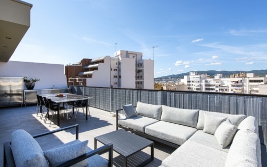 P-4445 Großräumiges Penthouse mit weitläufiger Terrasse und herrlichem Meerblick, nah zur Altstadt von Palma