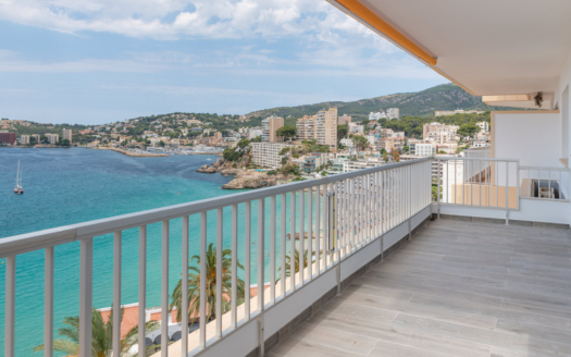 A-4702 Kernsaniertes Apartment mit herrlichem Meerblick  in unmittelbarer Nähe zum Strand von Cala Mayor - Palma