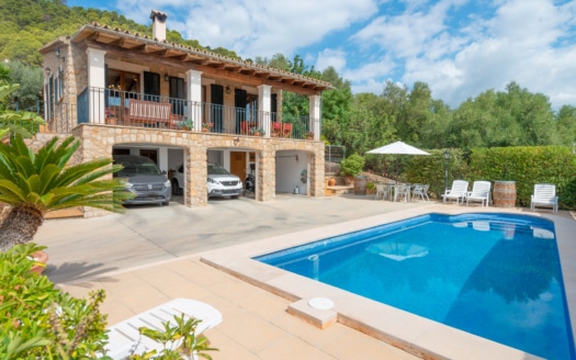 V-4119 Mediterrane Villa in Alaró mit Pool in ruhiger Lage, umgeben von schöner Natur